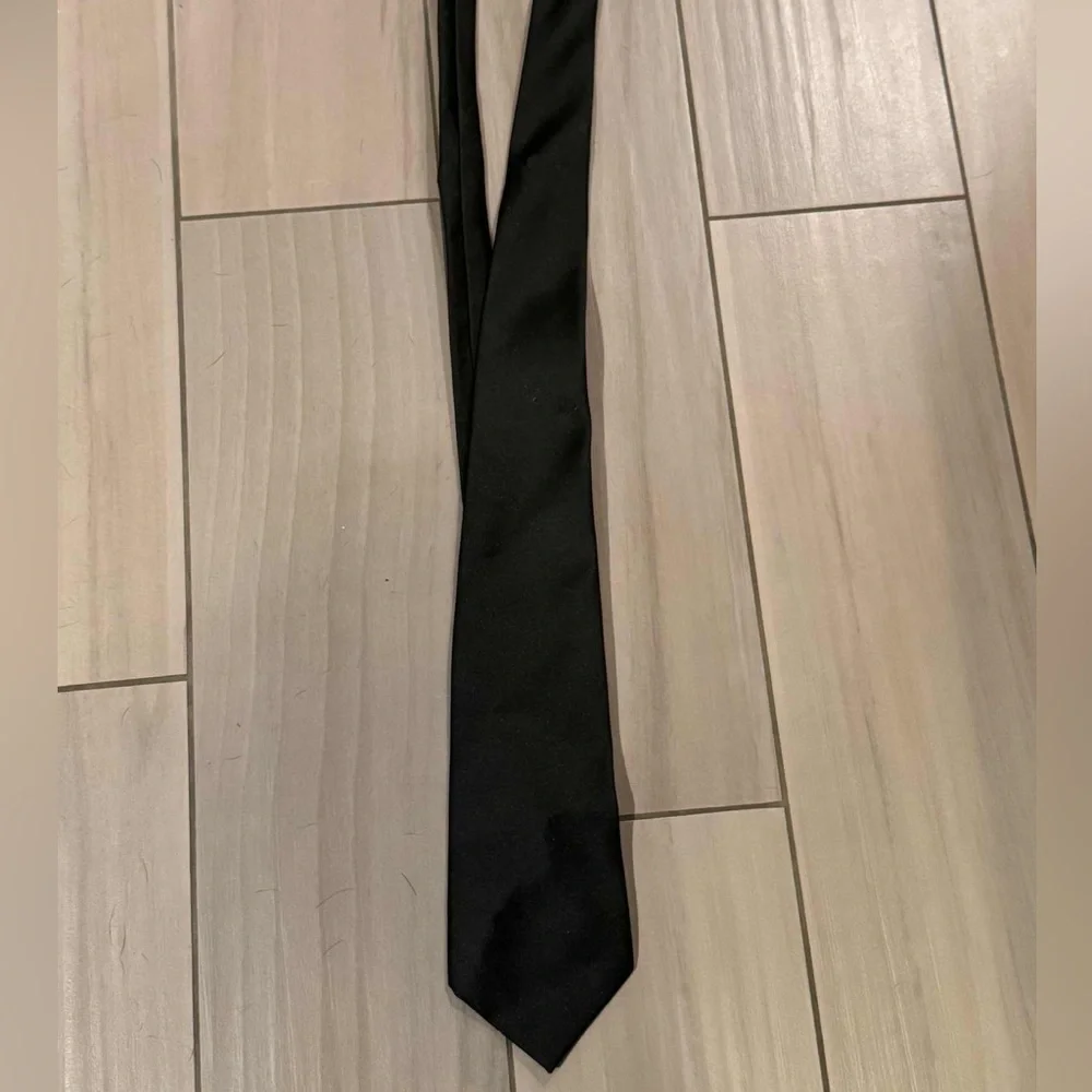 Roundtree & Yorke stylish tie